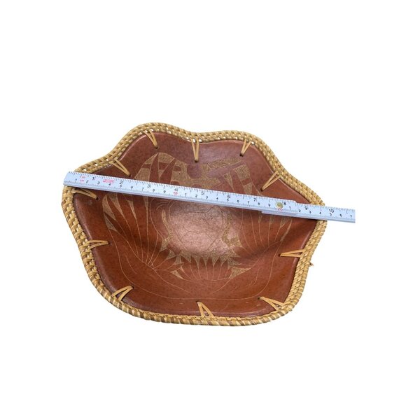 Jamaica Hand Made Etched Turtle Rattan Rim Terra Ceramic Bowl SKU 9598 - Picture 10 of 12